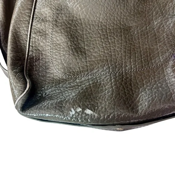 Marc Jacobs Fran Turnlock Shine Leather Tote Bag Olive - Picture 8 of 12